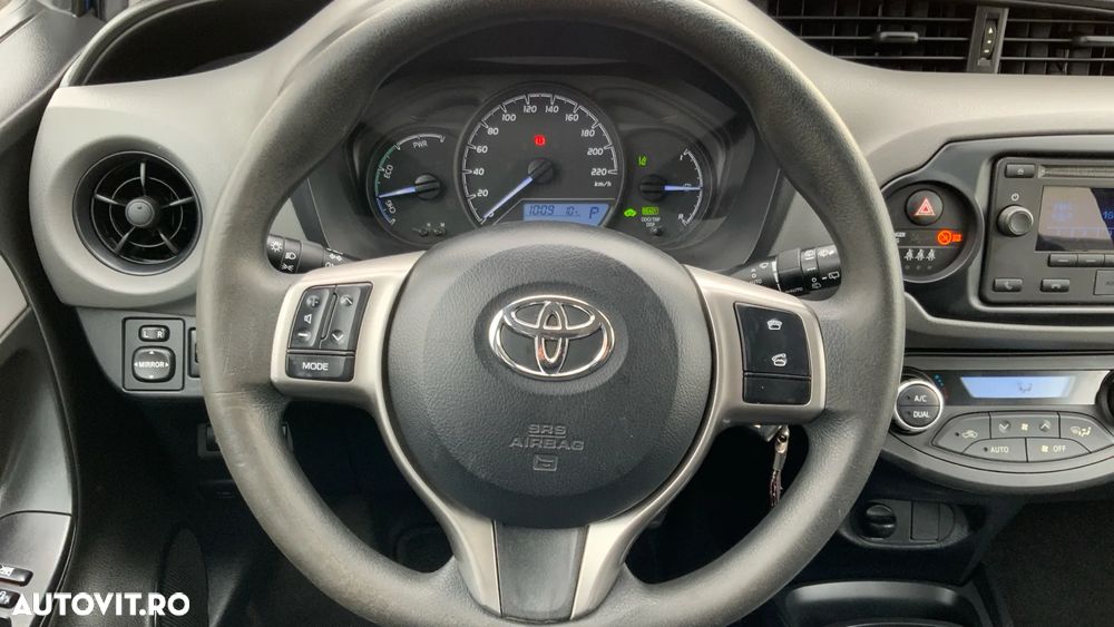 Toyota Yaris 1.5 VVT-i HSD Terra - 15