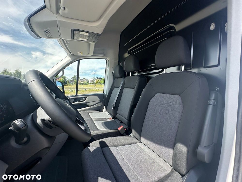 Volkswagen Crafter 35 2.0 TDI L3H3 177 KM AUTOMAT - 11