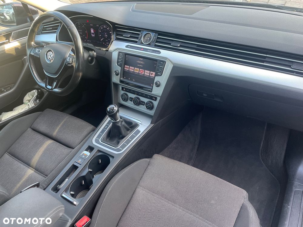 Volkswagen Passat 2.0 TDI SCR Highline - 5