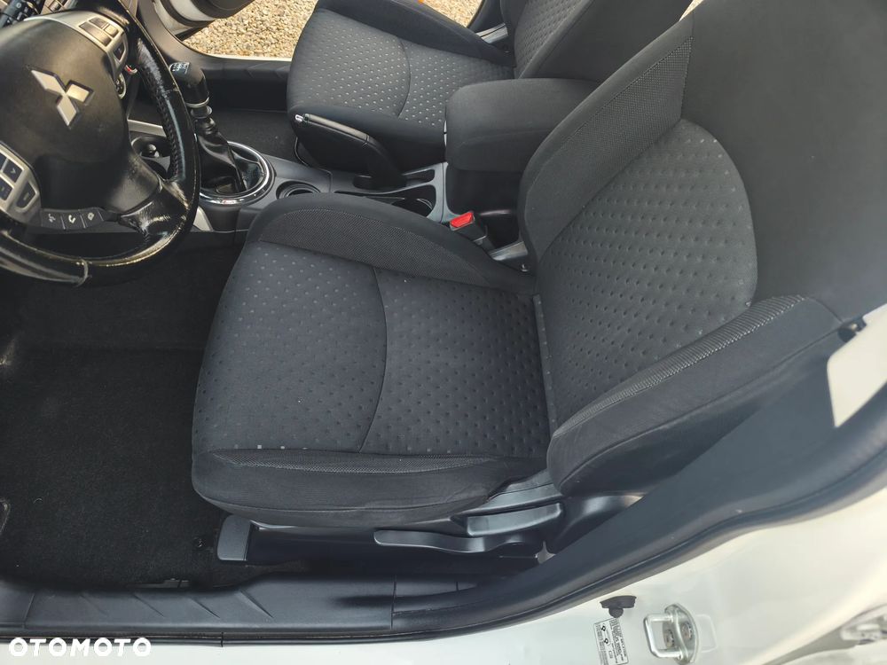 Mitsubishi ASX - 15