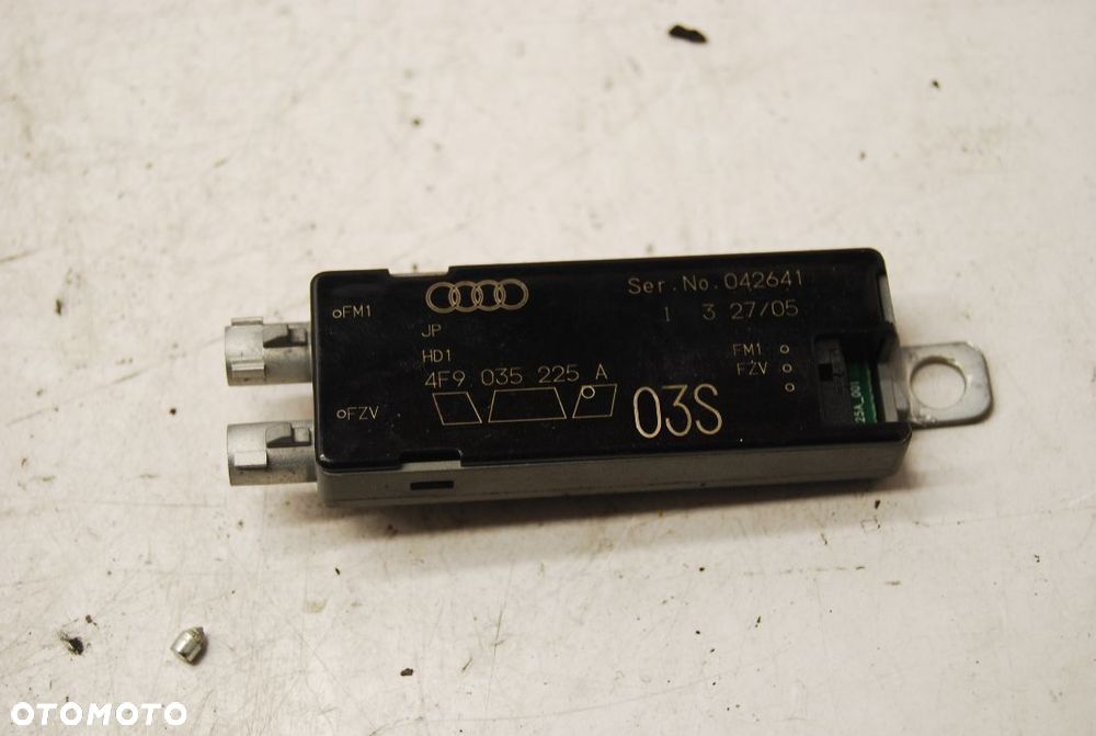 WZMACNIACZ ANTENY 4F9035225A AUDI A6 C6 KOMBI - 1
