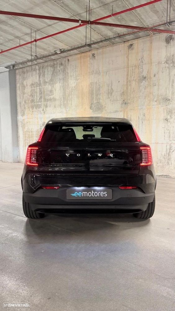 Volvo EX30 69 kWh Single Motor Extended Range Black Edition - 5
