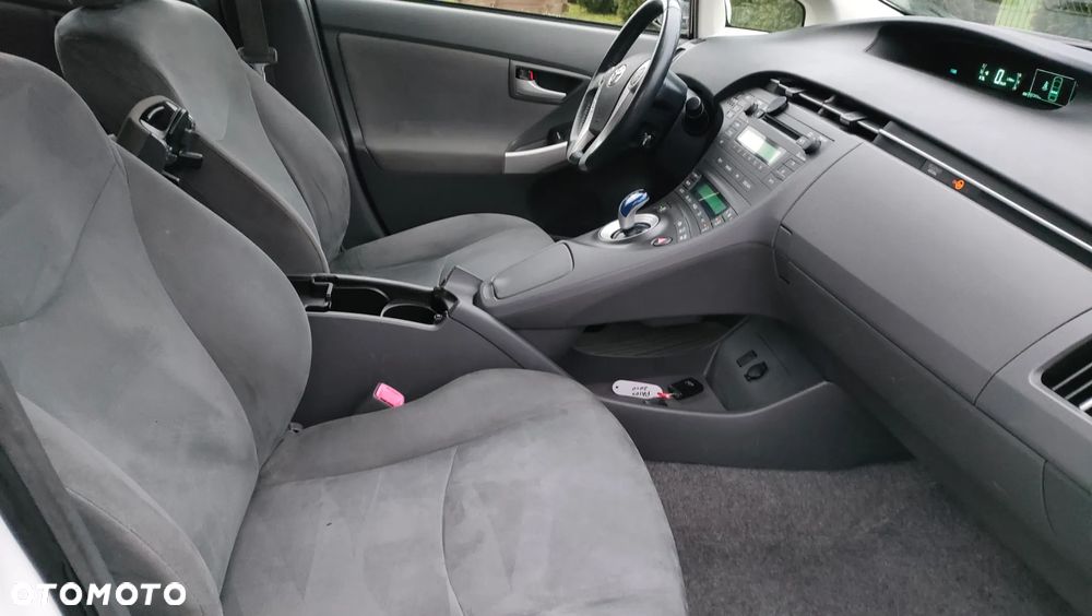 Toyota Prius (Hybrid) Comfort - 6