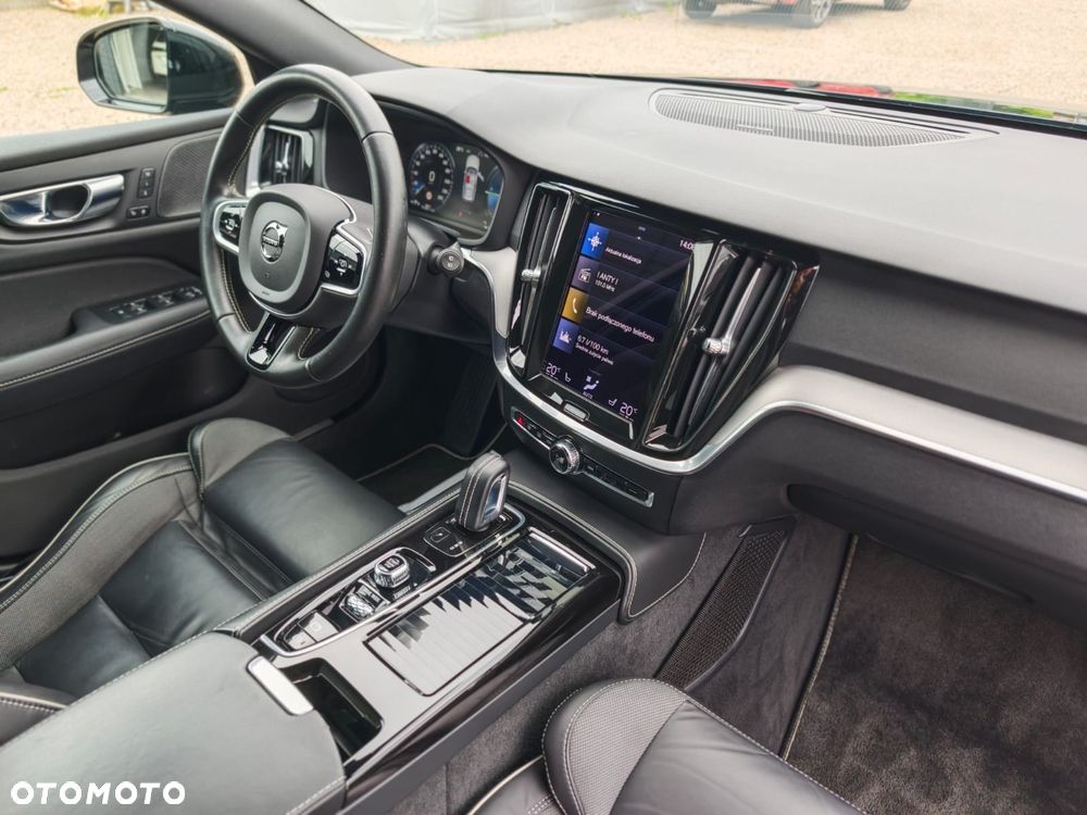 Volvo V60 T6 AWD Recharge Geartronic RDesign - 26