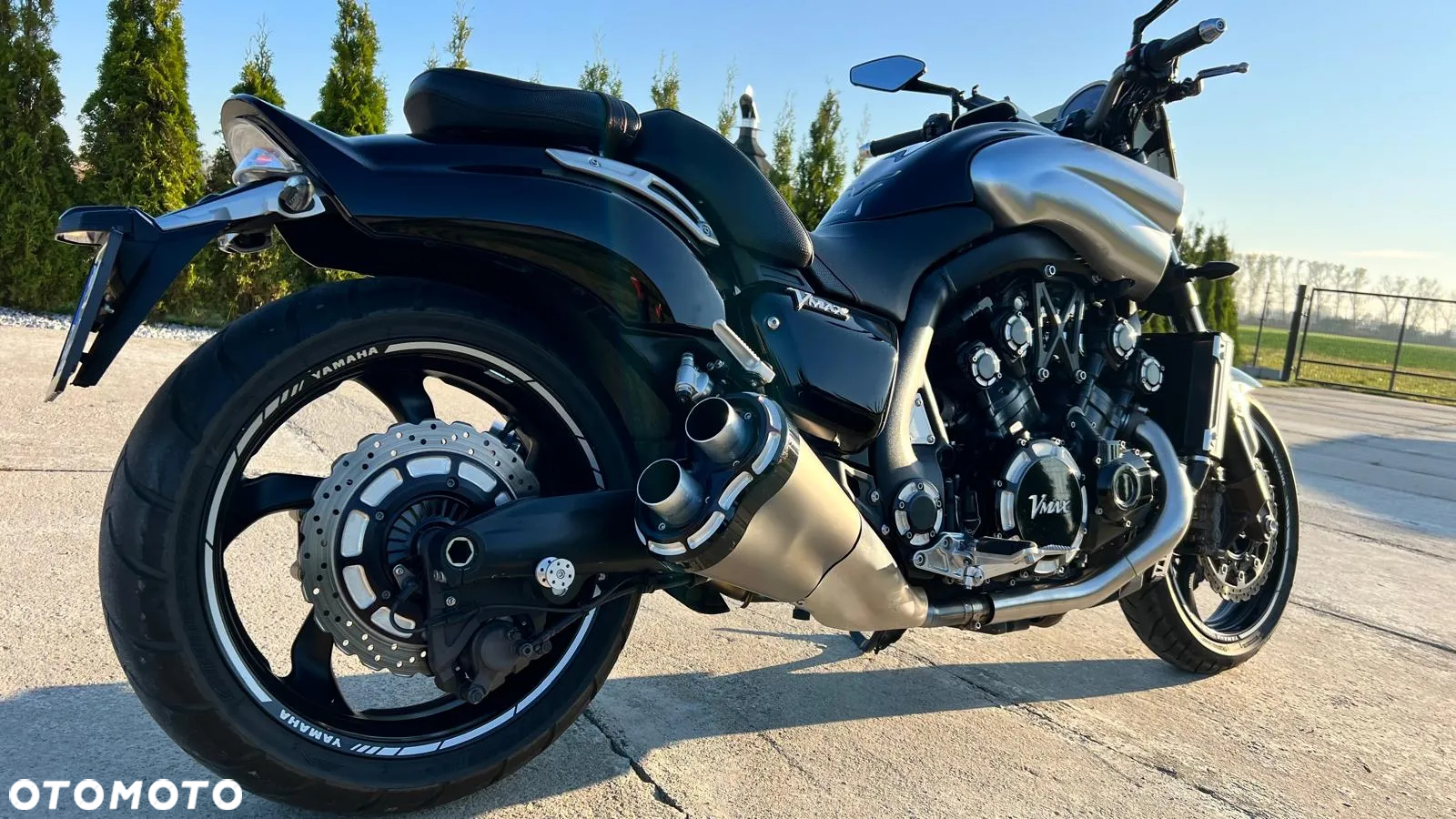 Yamaha V-MAX - 6