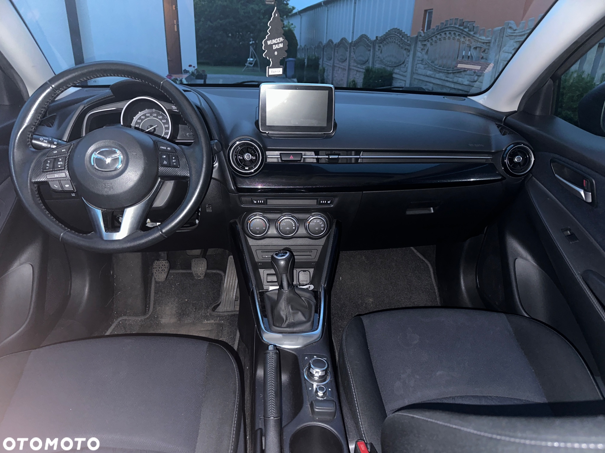 Mazda 2 - 3