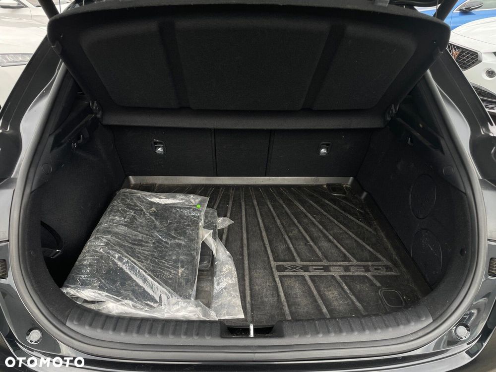 Kia XCeed 1.5 T-GDI Business Line DCT - 13