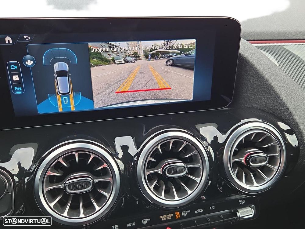 Mercedes-Benz GLA 180 d AMG Line - 19