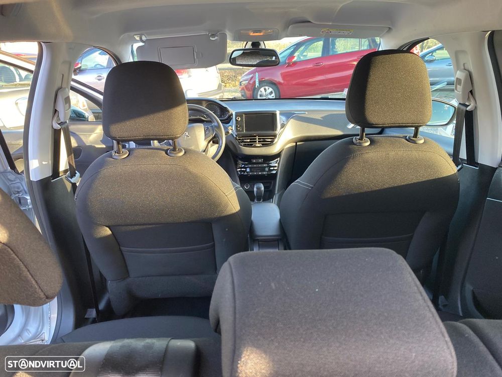 Peugeot 208 PureTech 82 Start & Stop Allure - 11