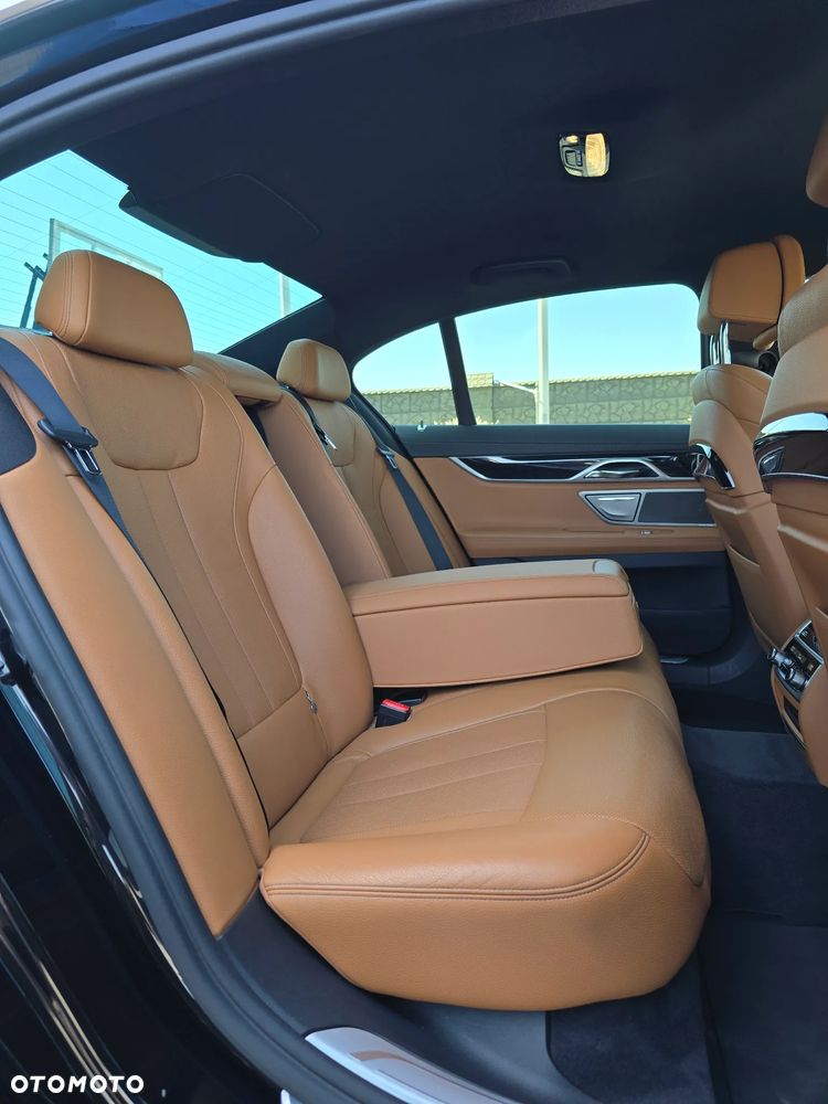 BMW Seria 7 730d xDrive - 36