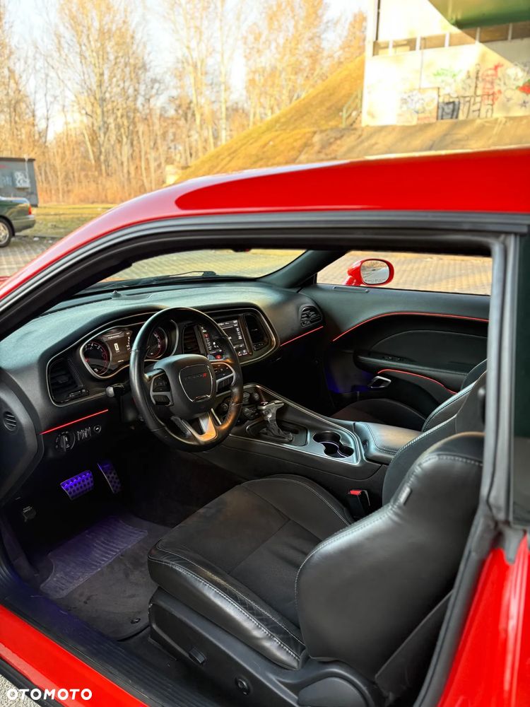 Dodge Challenger 6.4 Scat Pack - 9