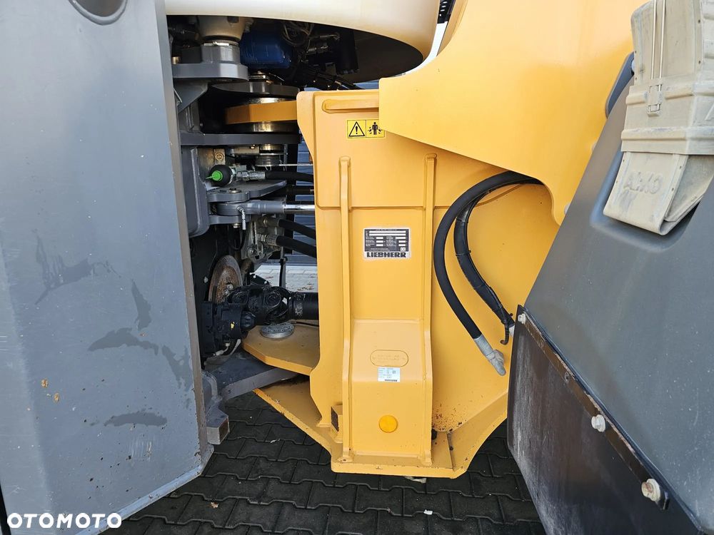 Liebherr L580 XPOWER - 9