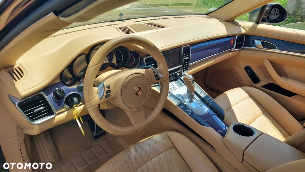 Porsche Panamera Standard - 9