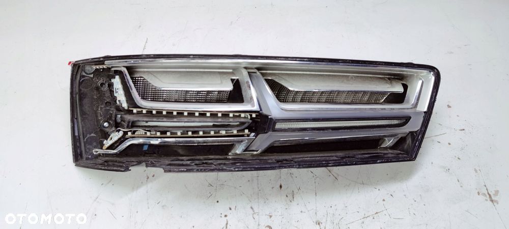 LAMPA LEWY TYŁ AUDI Q7 4M 4M0945093D USZKODZONA - 1