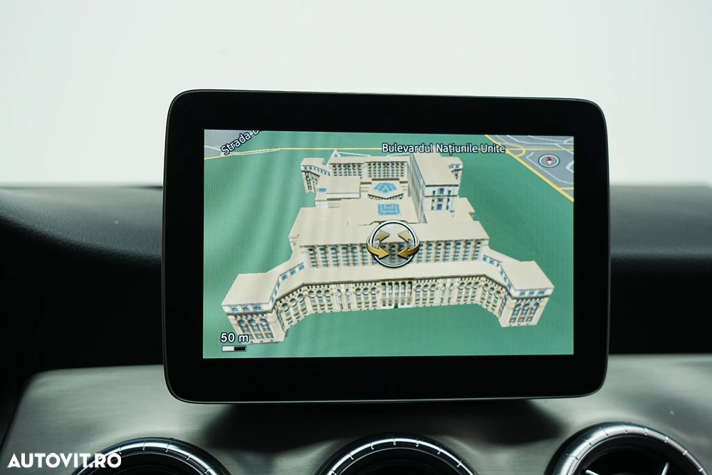 Mercedes-Benz CLA 180 7G-DCT AMG Line - 38