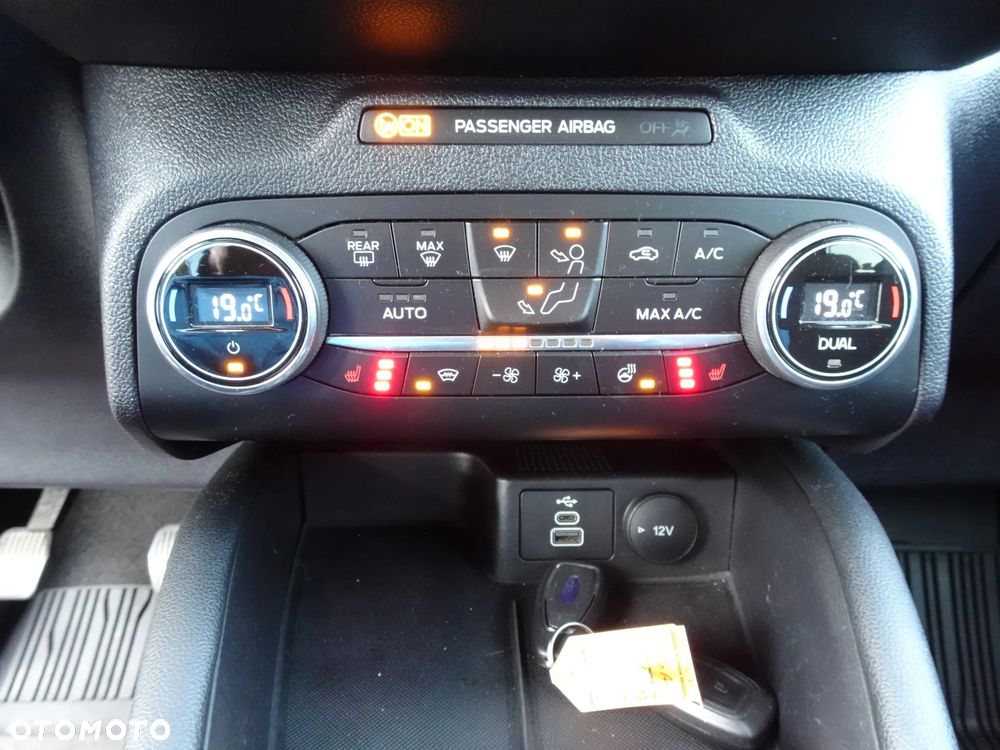 Ford Kuga 1.5 EcoBoost FWD Titanium - 37