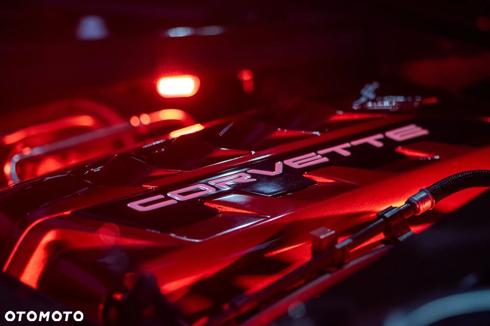 Chevrolet Corvette - 4
