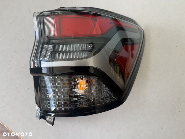 LAMPA PRAWA SUBARU FORESTER VI 25-26 84201SL00A