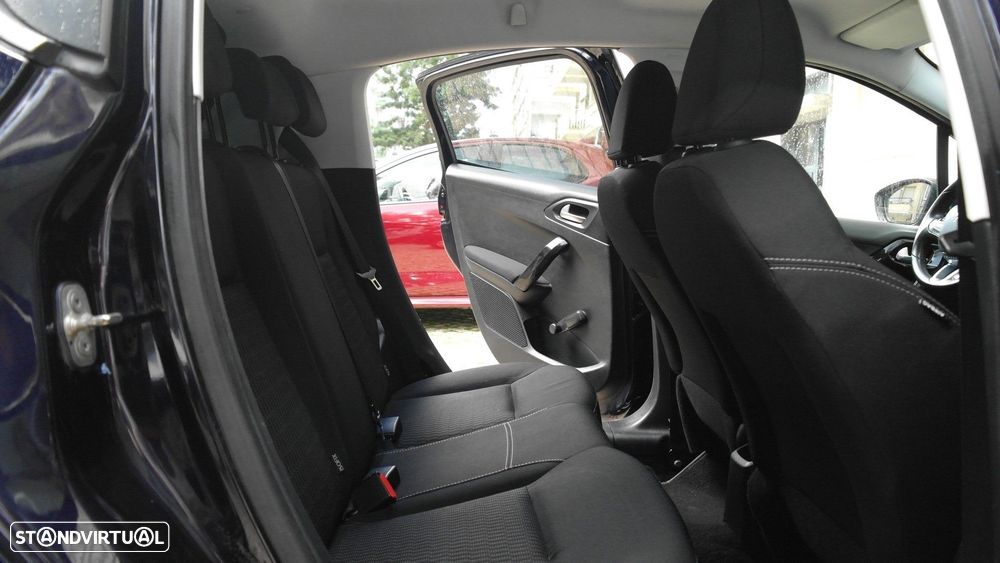 Peugeot 208 1.2 PureTech Active - 12