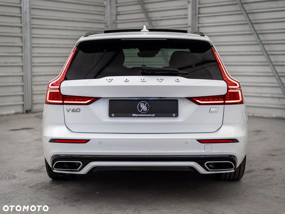 Volvo V60 T8 AWD Recharge Geartronic RDesign - 5