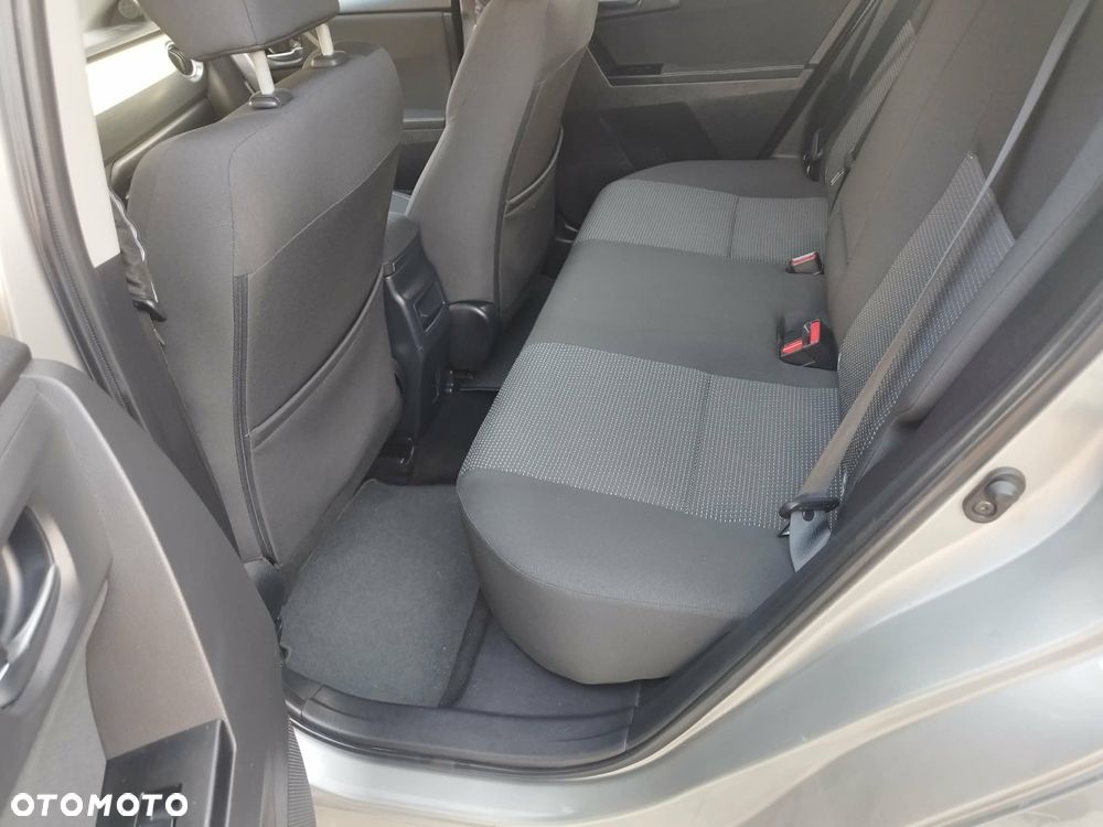 Toyota Auris 1.6 Valvematic Executive - 6