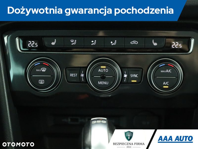 Volkswagen Tiguan - 11