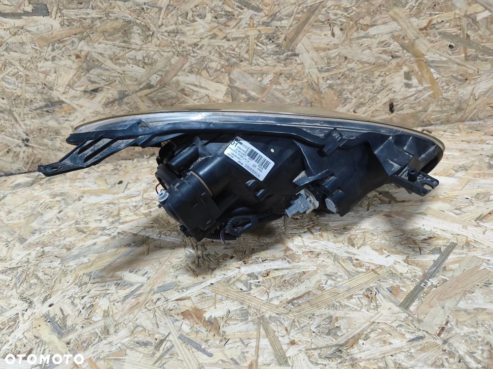 LAMPA PRZÓD PRZEDNIA LEWA TOYOTA AYGO I - 2