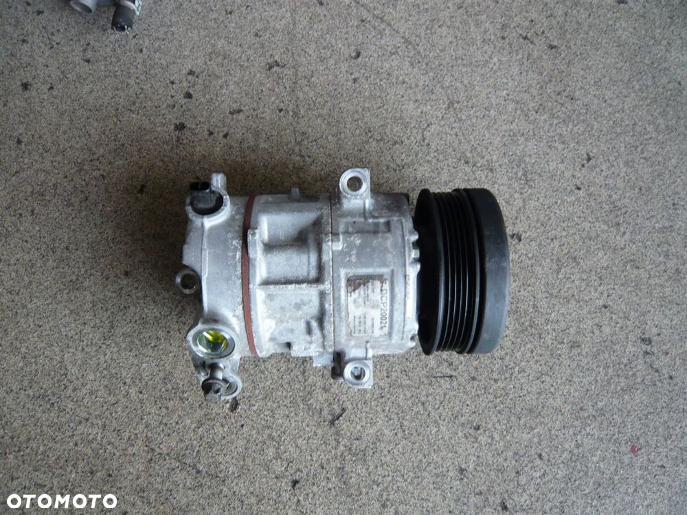 sprężarka kompresor klimatyzacji dcp20021 opel corsa d - 1