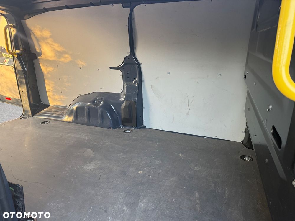 Opel VIVARO - 27