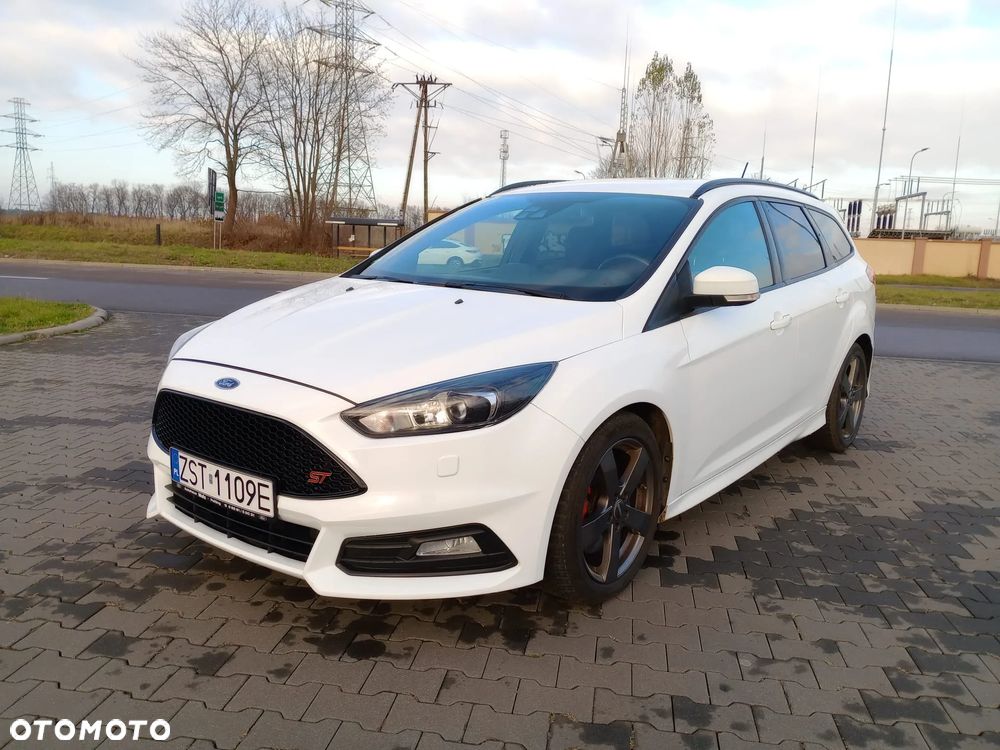 Ford Focus ST - 12