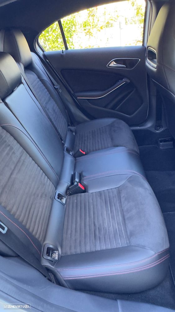 Mercedes-Benz A 180 AMG Line - 6