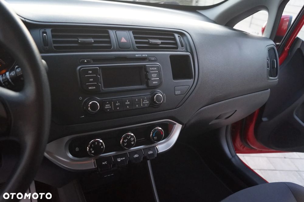 Kia Rio - 22