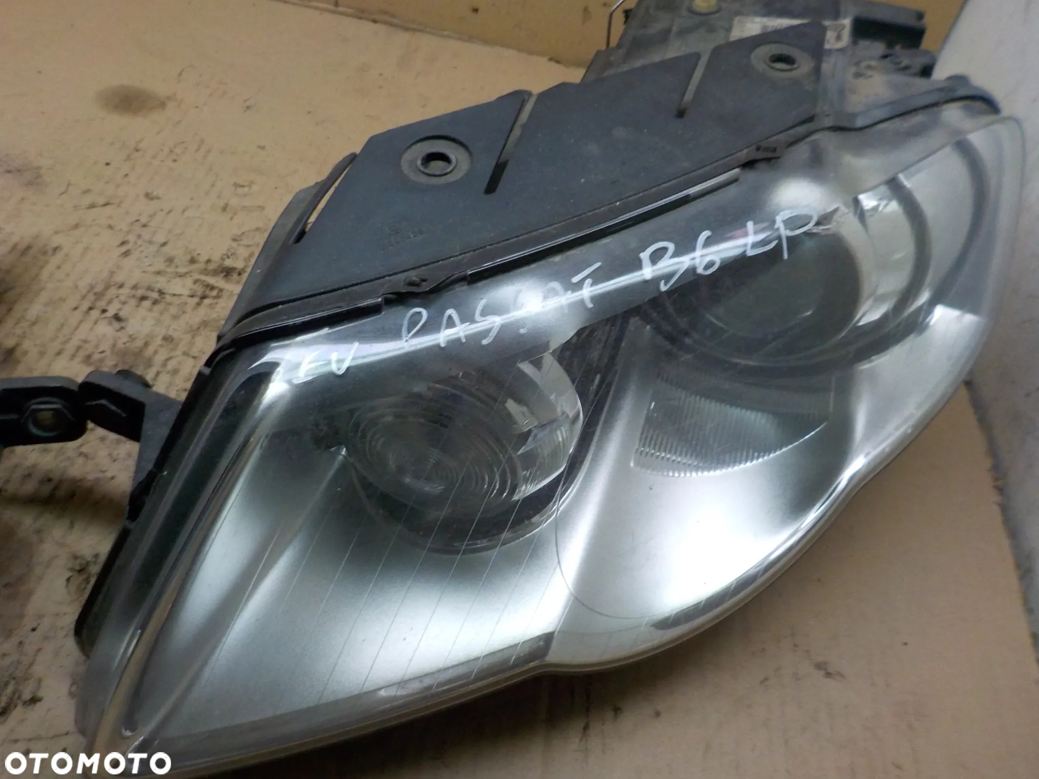 VW PASSAT B6 LAMPY PRZÓD PRAWA LUB LEWA XENON EUROPA - 5