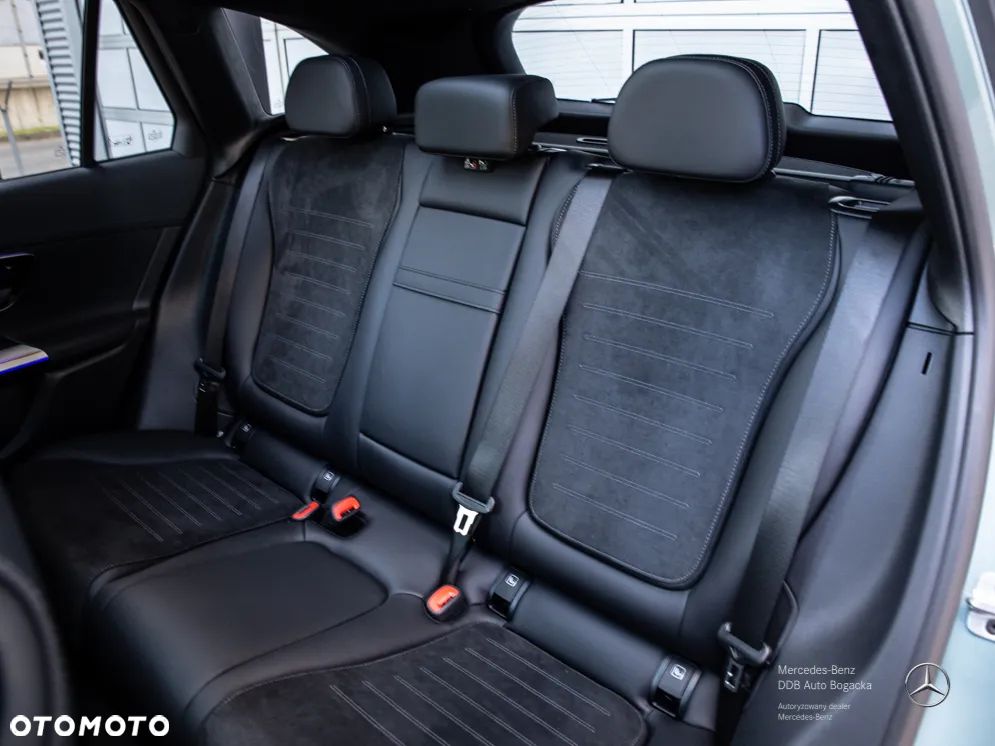 Mercedes-Benz GLC 300 e 4-Matic AMG Line - 13