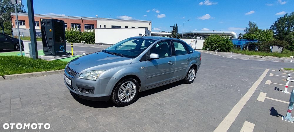 Ford Focus 1.6 16V Ghia - 9