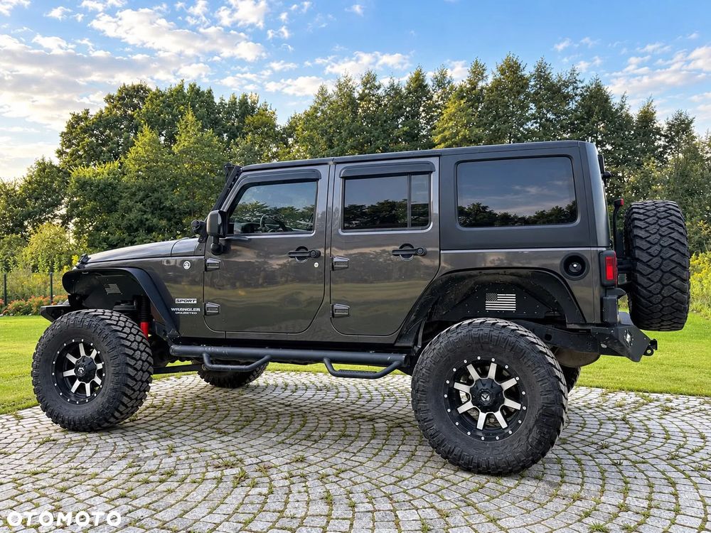 Jeep Wrangler - 2