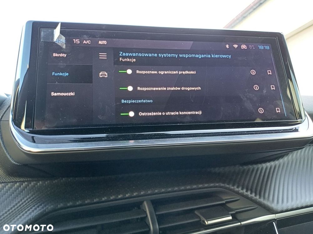 Peugeot 2008 1.2 PureTech Allure Pack S&S - 22
