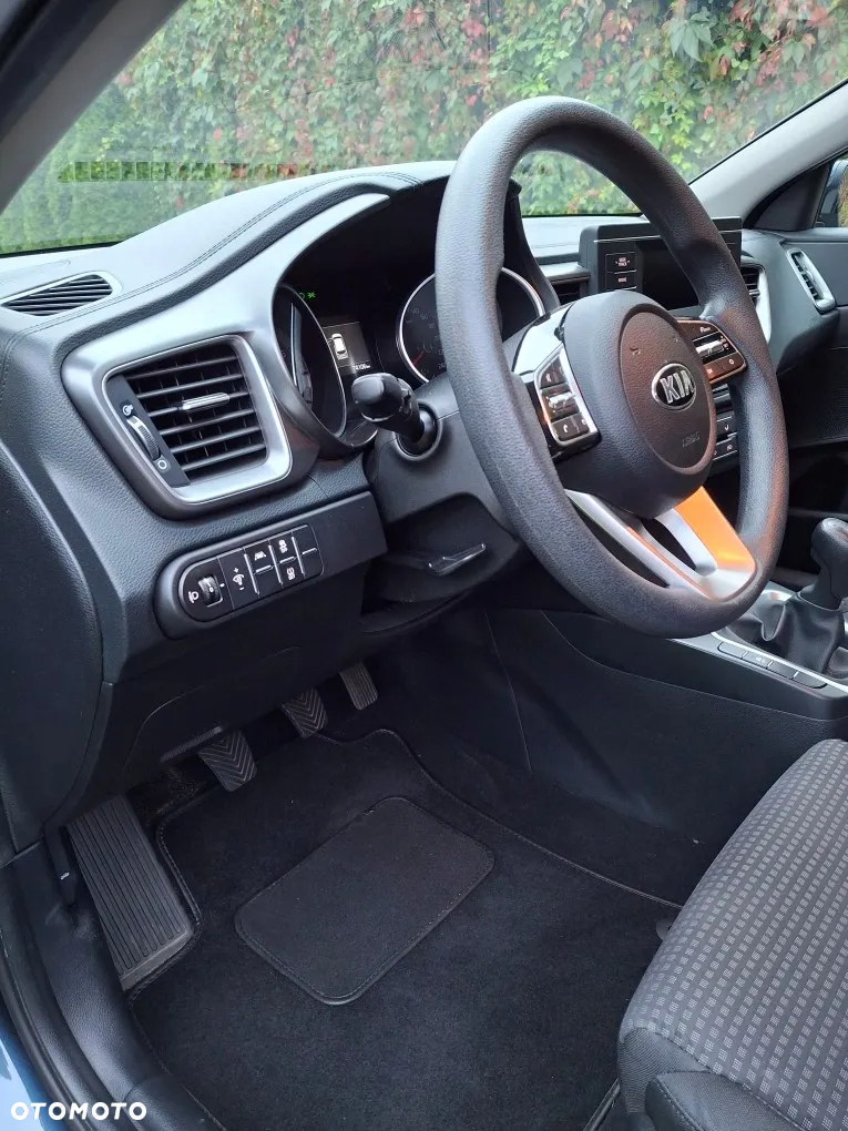 Kia Ceed - 7