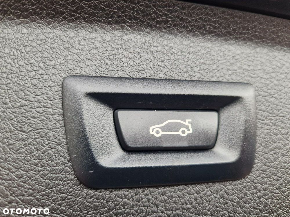 BMW Seria 2 218d Active Tourer - 23
