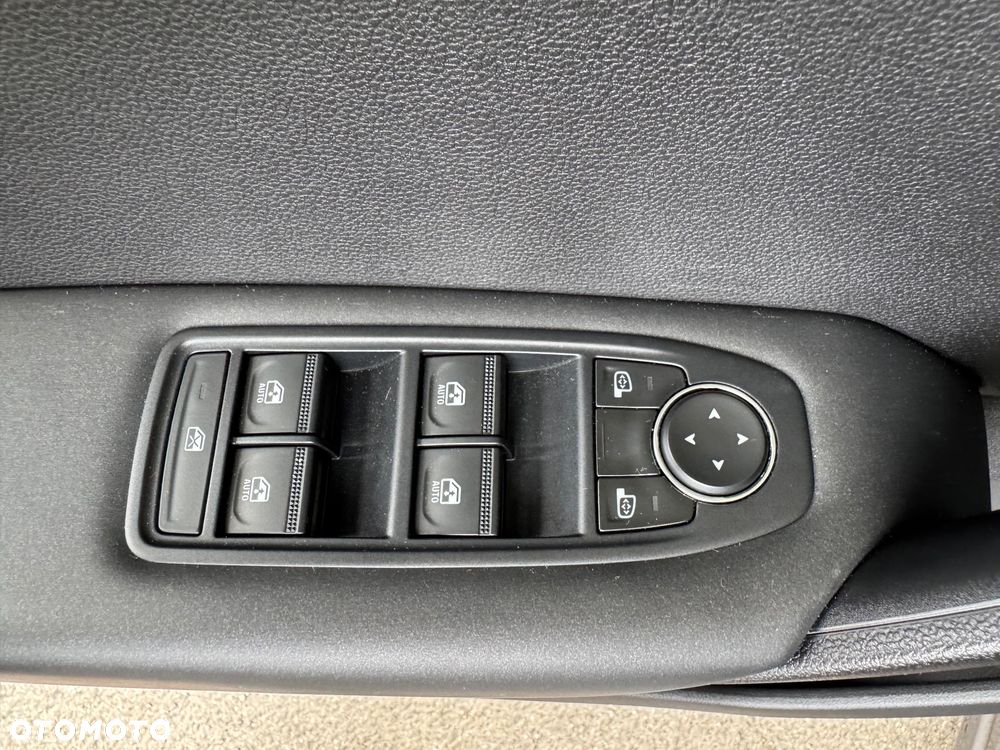 Renault Captur TCe Mild Hybrid 140 EDC GPF TECHNO - 16