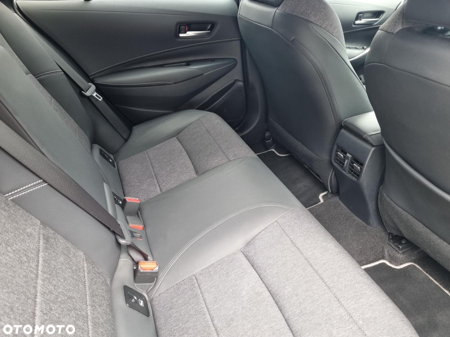 Toyota Corolla - 11