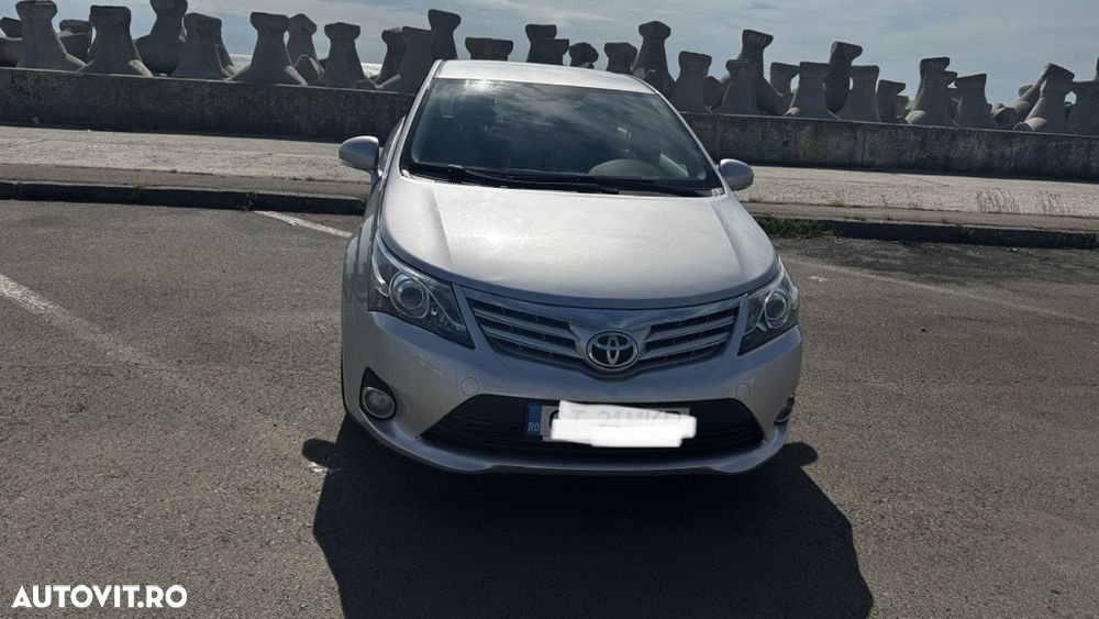 Toyota Avensis 2.0 D-4D Executive - 8