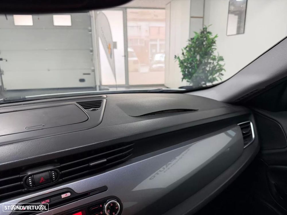 Alfa Romeo Giulietta 1.6 JTDM Trofeo - 13