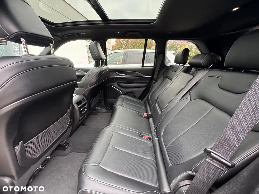 Jeep Grand Cherokee - 20