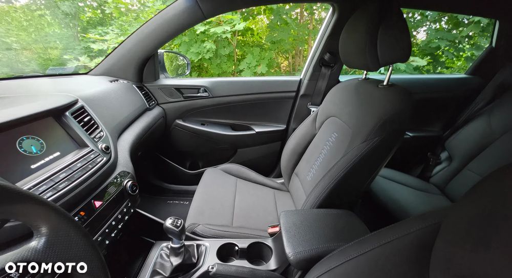 Hyundai Tucson 1.6 GDI BlueDrive GO 2WD - 24
