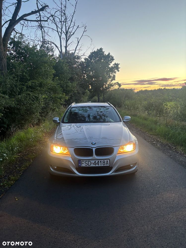 BMW Seria 3 318d DPF - 22