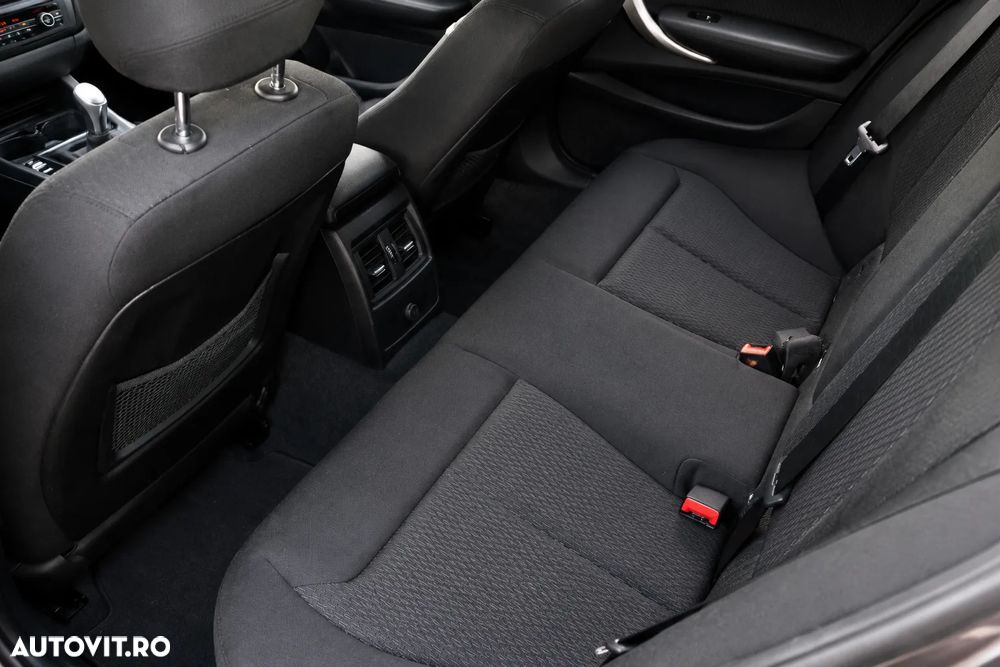 BMW Seria 1 120d - 27