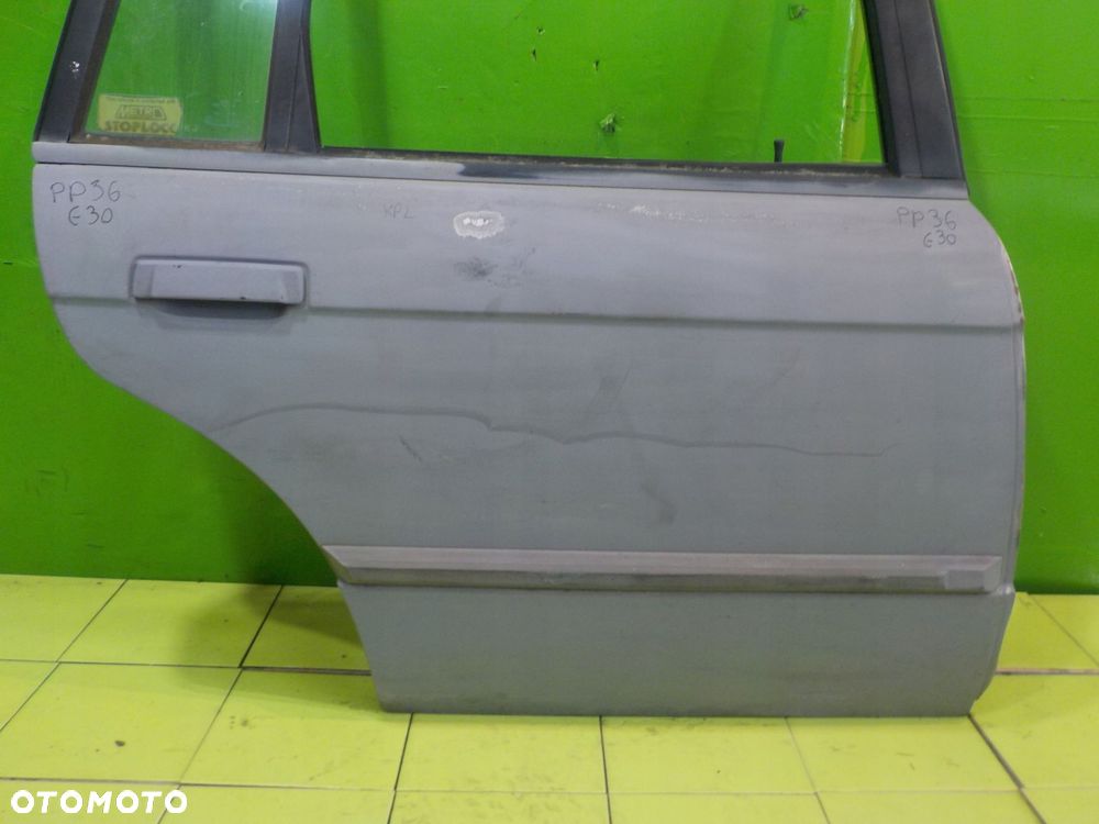 BMW 3 E30 2.5 B 89r KOMBI drzwi prawe tyl kompletne - 4