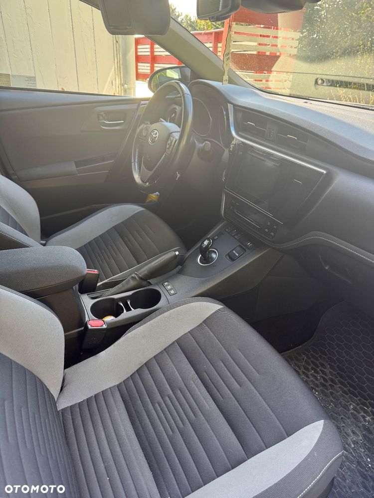 Toyota Auris Hybrid 135 Prestige - 9