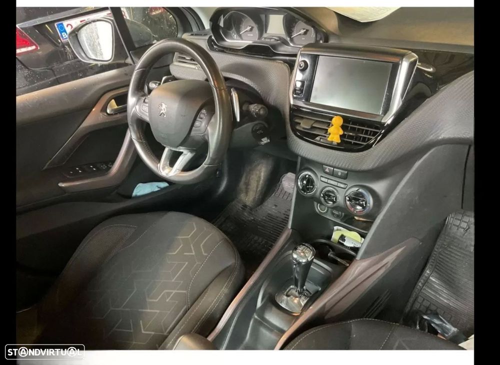 Peugeot 2008 - 4